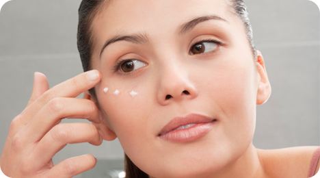 4 Step To Remove Makeup Using Wipes For Healthy Skin - Image - Johnson's Adult - en-AE