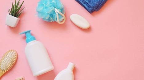 Bar Soap vs Shower Gel : Which is more effective? - Image - Johnson's Adult - en-AE