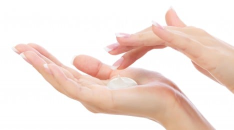 Hand Cream: Benefits of Hand Cream & Hand Care - Image - Johnson's Adult - ar-AE