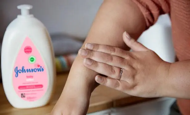 johnsons-baby-lotion-adults-en-ae