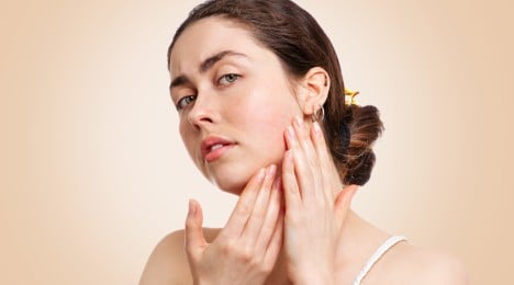 Sensitive Skin - Causes, Symptoms & Ideal Skincare Routine - Image - Johnson's Adult - en-AE