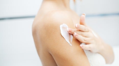 Body Lotion vs Body Cream: Understanding the Difference - Image - Johnson's Adult - en-AE