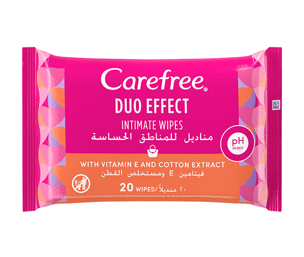 Carefree Duo Effect Intimate Wipes With Vitamin E And Cotton Extract