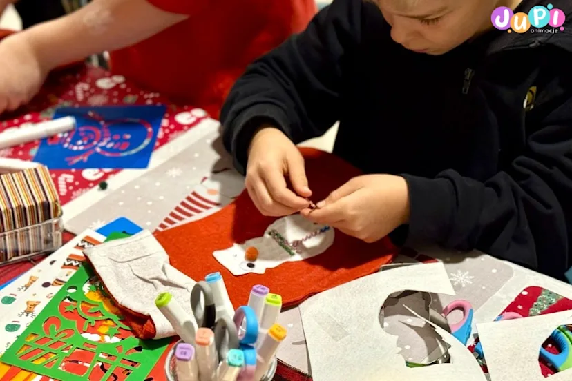warsztaty mikolajkowe dekorowania skarpet swiatecznych (1)