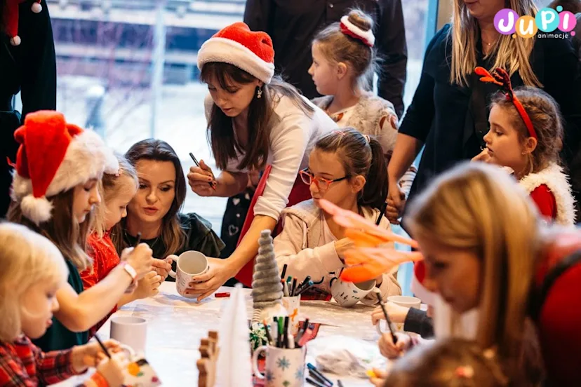 Malowanie kubków Mikołajkowe warsztaty dekorowania kubków