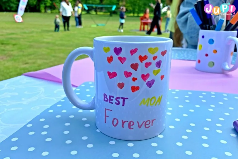 Warsztaty malowania kubków jako atrakcja na imprezy dla dzieci