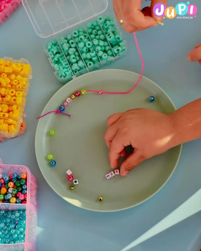 warsztaty koralikowe bransoletki jupi animacje (4)