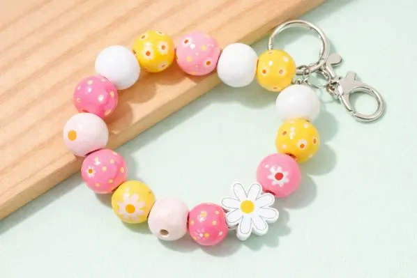 warsztaty kreatywne drewniane breloki