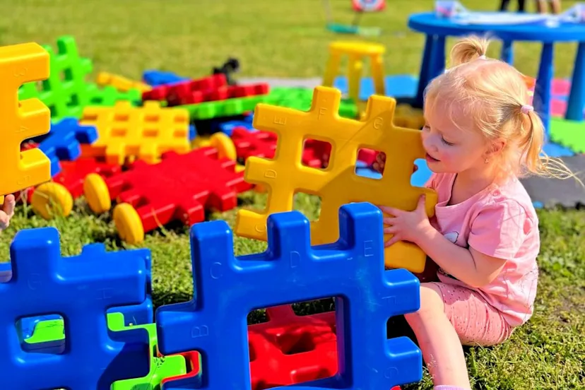 Klocki na Dniu Dziecka Strefa klocków podczas eventu z okazji Dnia Dziecka
