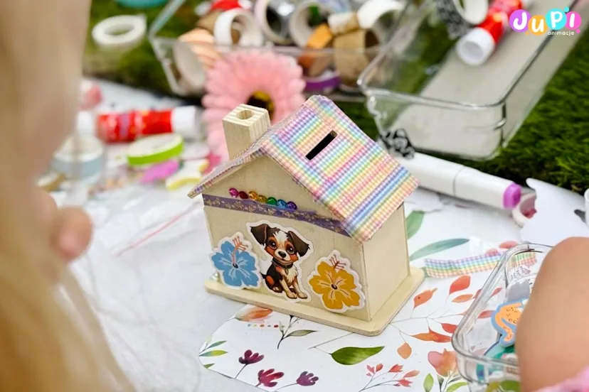 warsztaty kreatywne dla dzieci drewniane domki skarbonki (4)