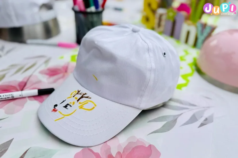 warsztaty kreatywne malowanie czapek z daszkiem jupi animacje (6)