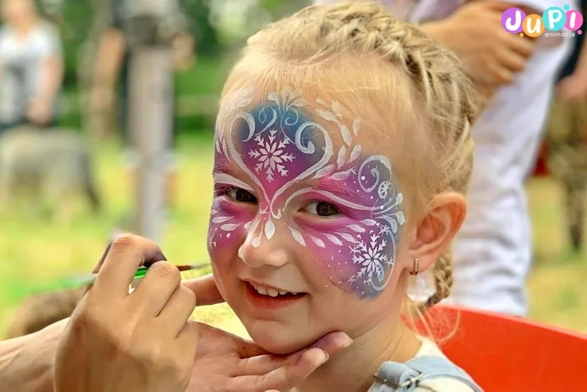 Stanowisko z malowaniem twarzy