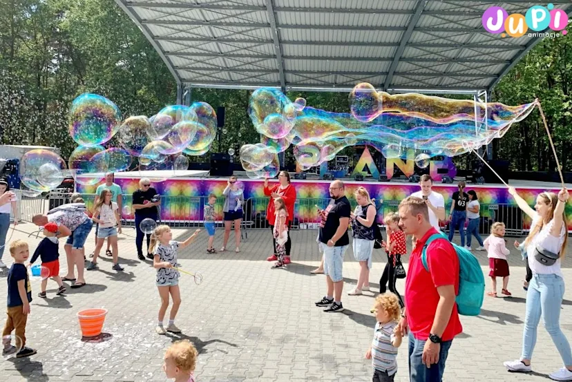 Festiwal baniek mydlanych Pokazy ogromnych baniek mydlanych XL