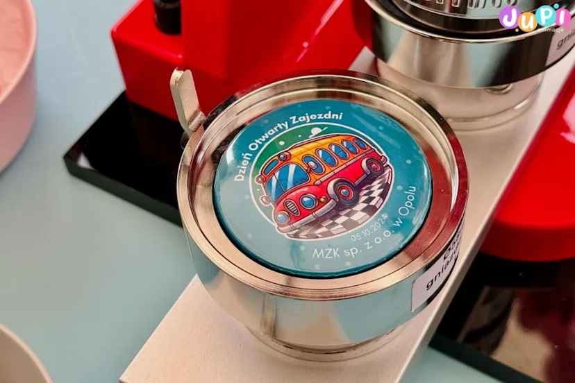 przypinki magnesy jupi animacje (1)