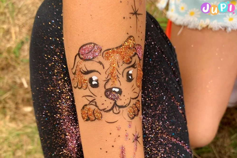 tatuaze brokatowe dla dzieci piesek skye jupi animacje.jpg