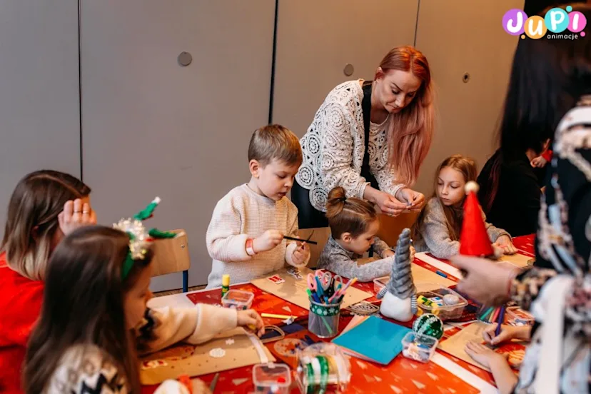 Mikołajkowe warsztaty dla dzieci Warsztaty dekorowania świątecznych toreb na prezenty