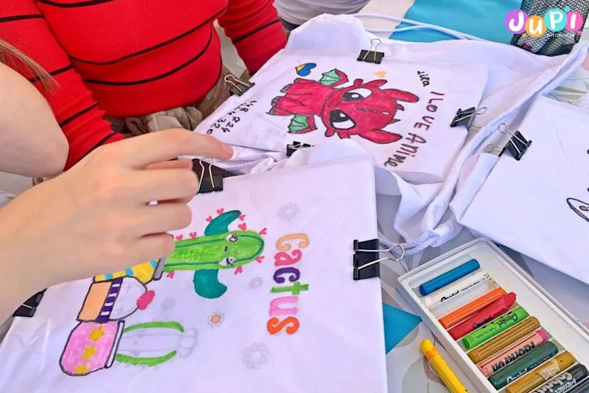 Warsztaty dla dzieci z dekorowania worków sportowych Warsztaty kreatywne dla dzieci malowanie worków plecaków