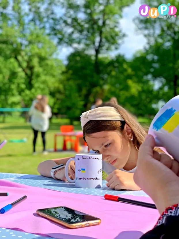 Malowanie kubków Warsztaty malowania i dekorowania kubków i ceramiki