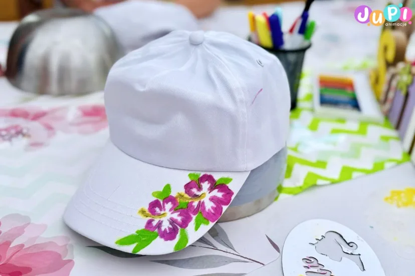 warsztaty kreatywne malowanie czapek z daszkiem jupi animacje (2)