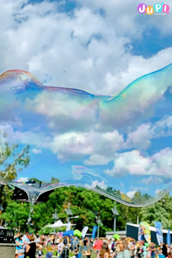 Bańki mydlane xl na imprezie dla dzieci