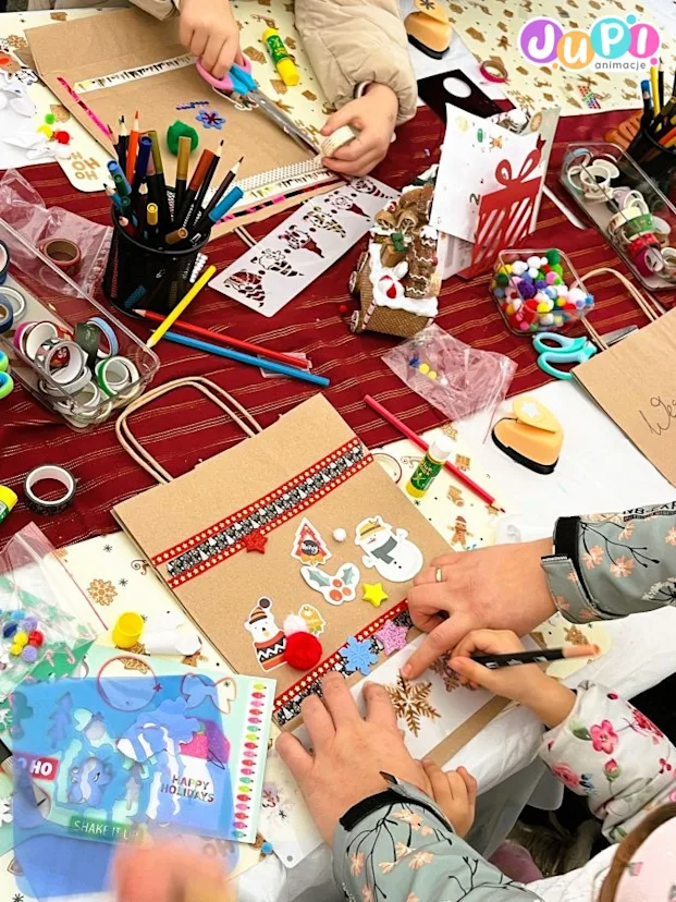 mikolajkowe warsztaty dekorowania toreb na prezenty (5)