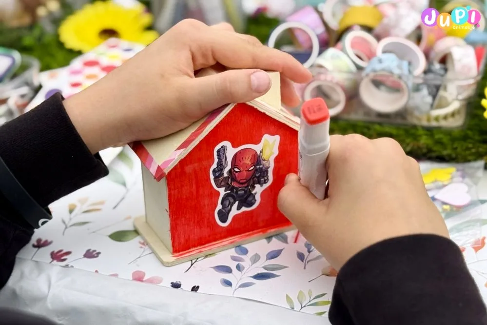 warsztaty kreatywne dla dzieci drewniane domki skarbonki (5)