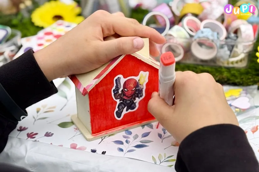 warsztaty kreatywne dla dzieci drewniane domki skarbonki (5)