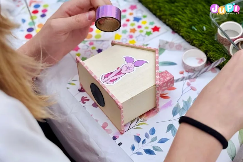 warsztaty kreatywne dla dzieci drewniane domki skarbonki (6)