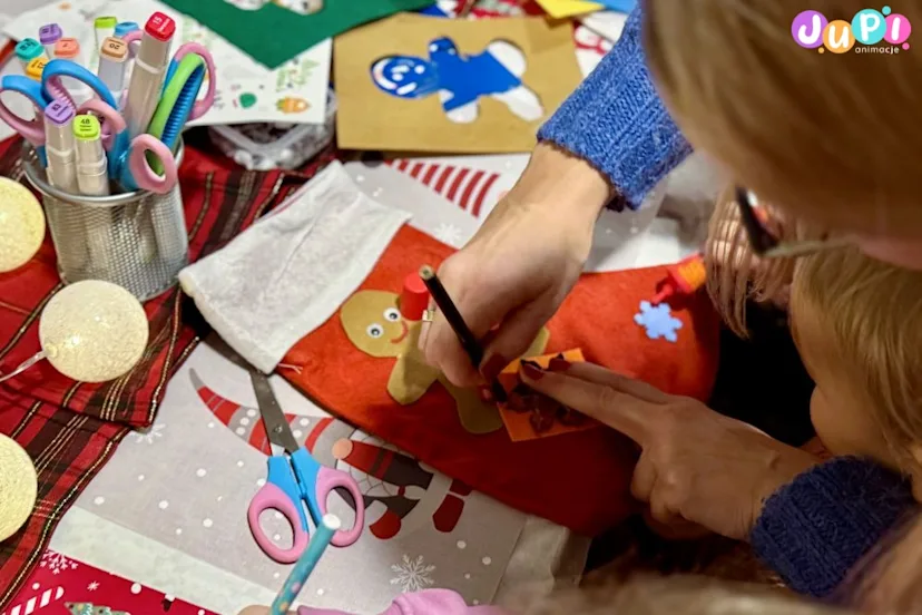 warsztaty mikolajkowe dekorowania skarpet swiatecznych (4)