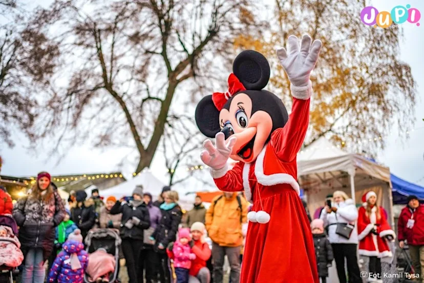 Mikołajki z Myszką Minnie Mikołajki animacja zabaw z żywą maskotką Myszką Minnie