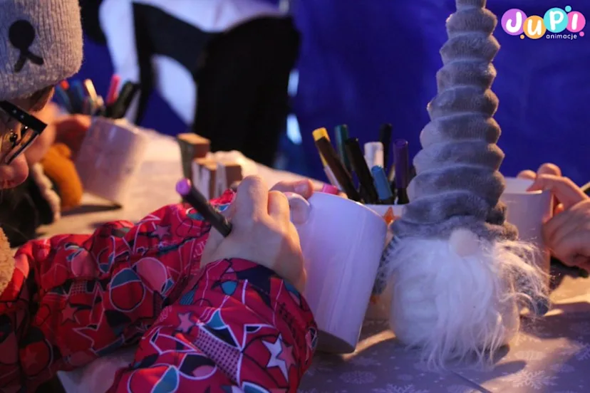 Świątecze warsztaty ozdabiania kubków