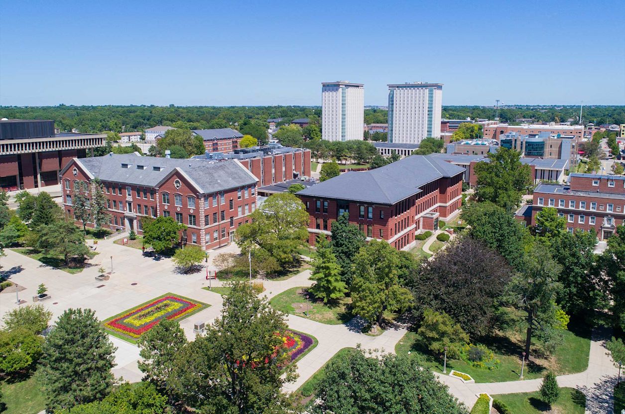 INTO Study > Universities > Illinois State University > Living > Living
