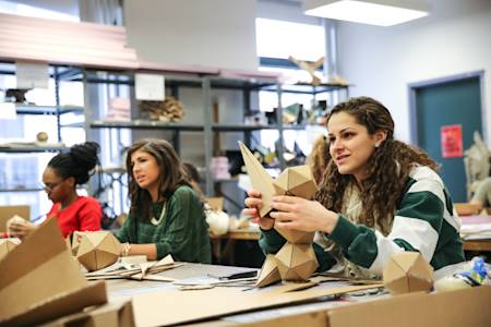 Students can learn visual arts during their International Year One at Suffolk University Students can learn visual arts during their International Year One at Suffolk University