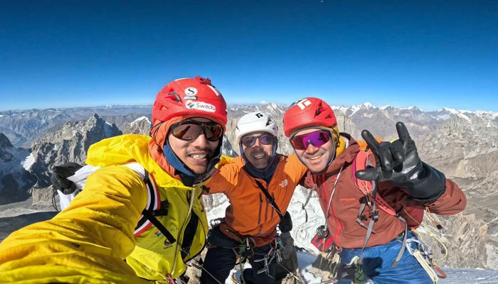 Japanese climbers summit 6,080m high Hasho Peak II