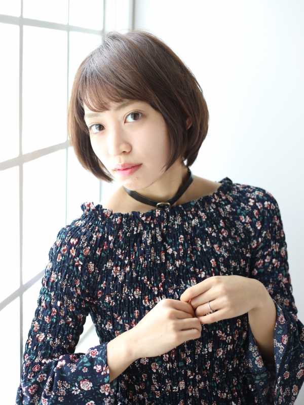 小顔効果あり☆ストレートヘアで作る大人かわいいショートボブ