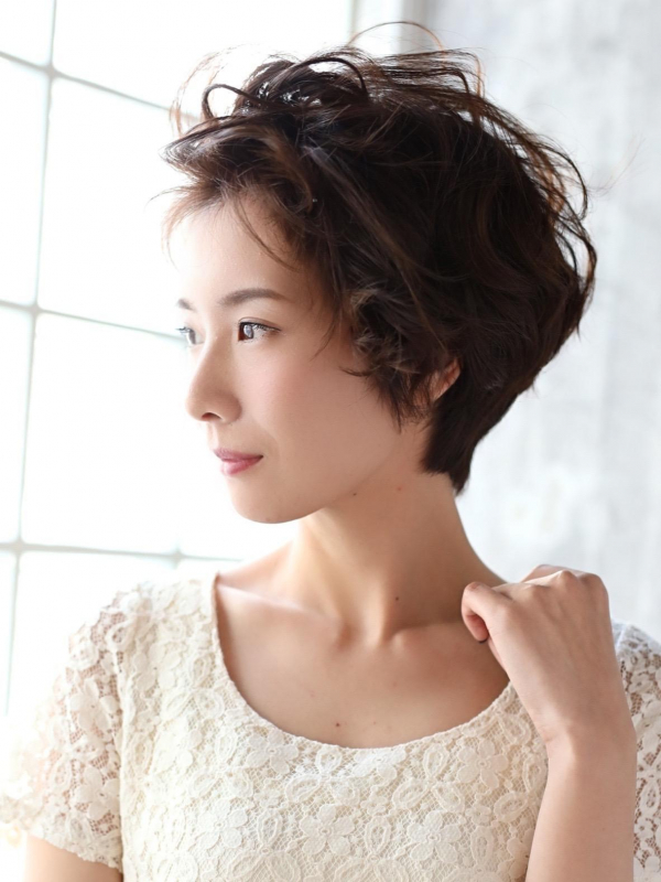 40代にも！ 簡単アレンジでショートヘアをパーティー仕様に