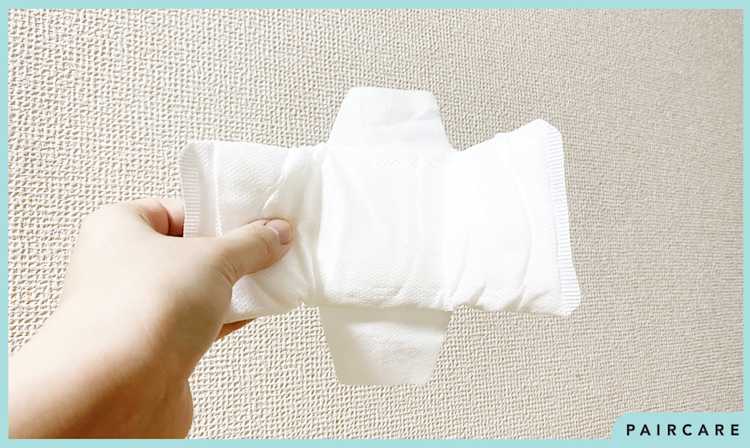 無印良品「生理用ナプキン」羽ありのナプキンを正面から撮影したもの
