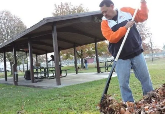 Volunteer labor sent to rake Hermiston parks