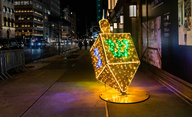 NYC ♥ NYC: LOUIS VUITTON FIFTH AVENUE FLAGSHIP STORE Christmas