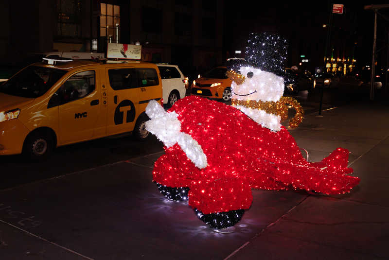 Louis Vuitton Christmas Tree 2021, Fifth Avenue, Manhattan…