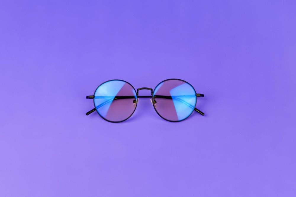 Glasses with a blue light filter to protect the eyes while working at the computer. Round glasses for filtering blue light.