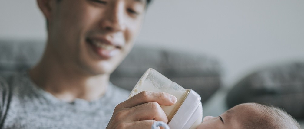 Is breastfeeding for me? The pros and cons of breastmilk and formula