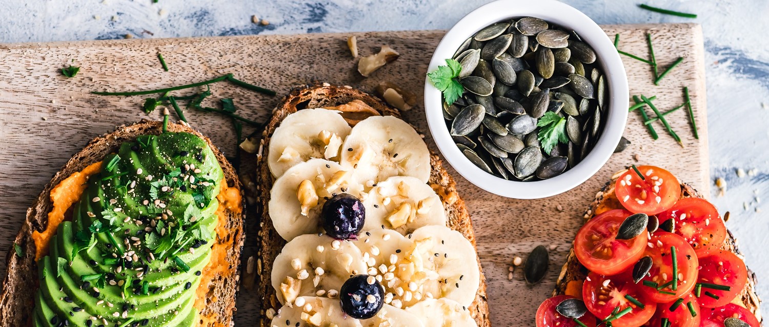 How to snack healthily as a vegan