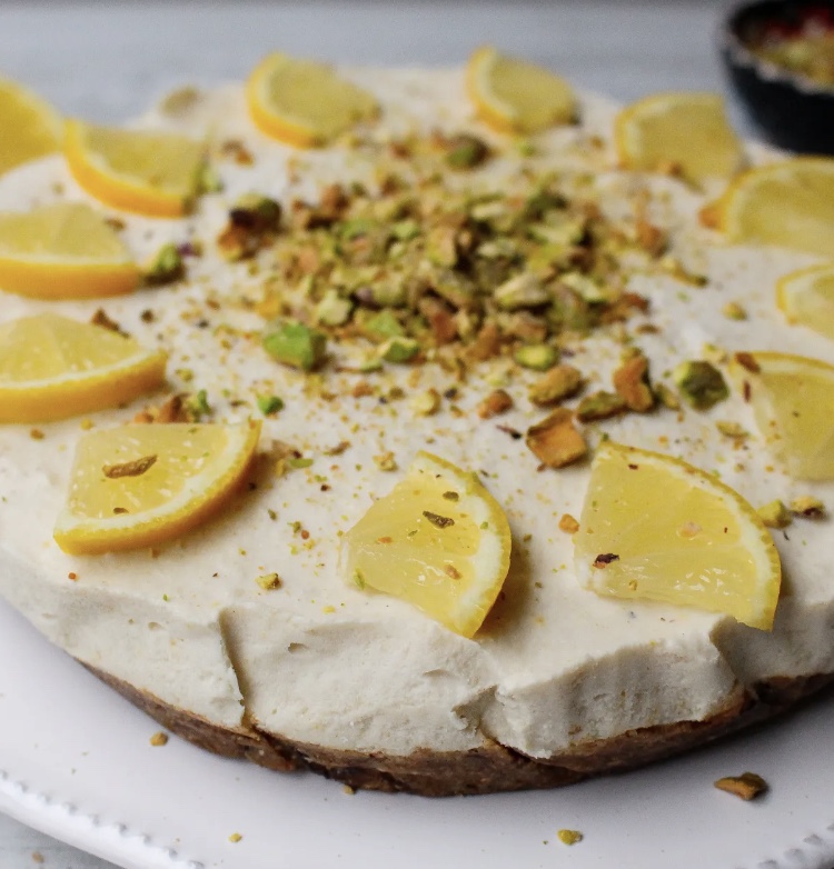 lemon and pistachio cheesecake