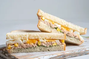 Tuna and Egg Sandwich on White Bread without Corn