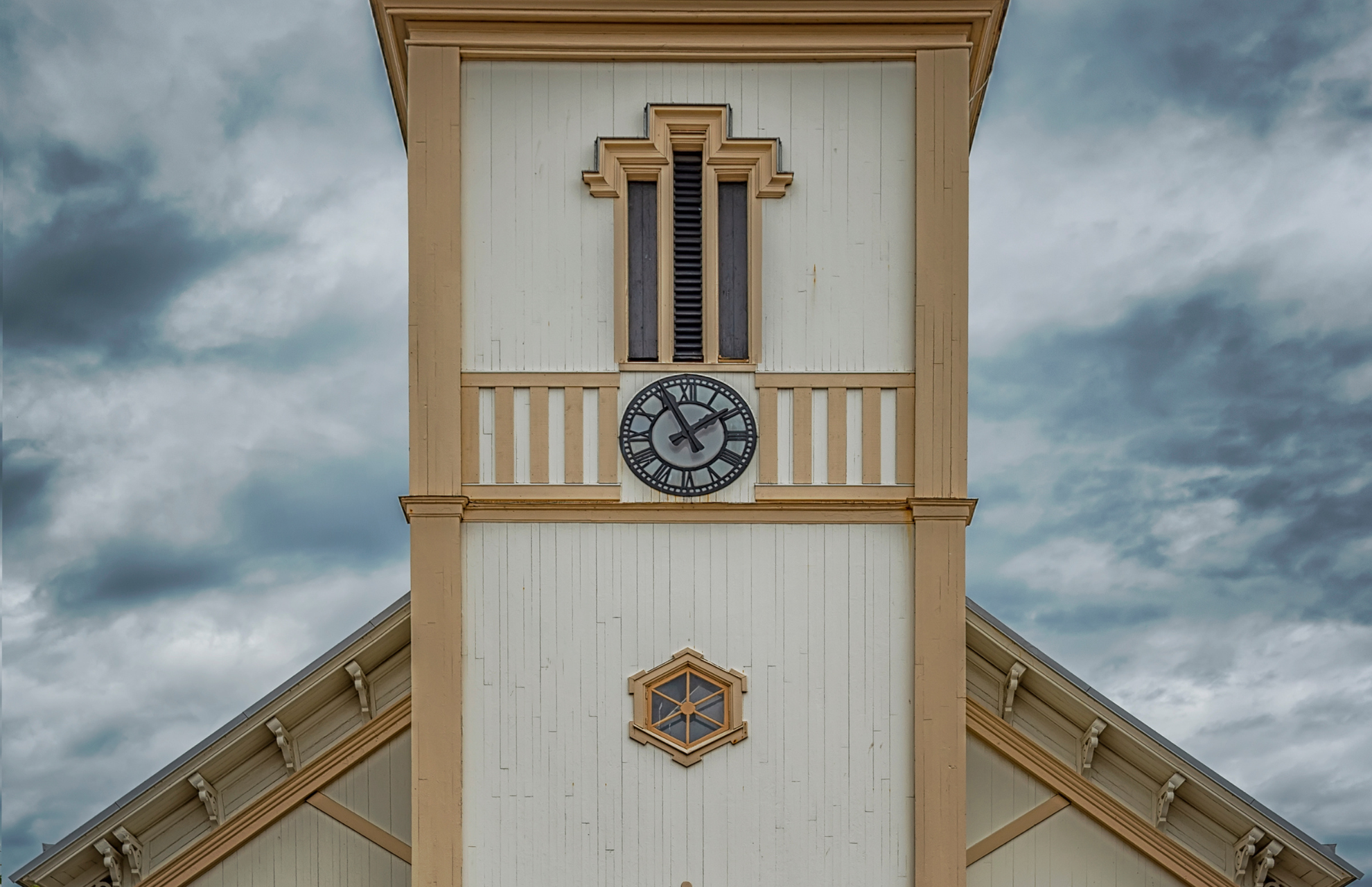 Hyra container i Kungsbacka | bild på Kungsbacka kyrka