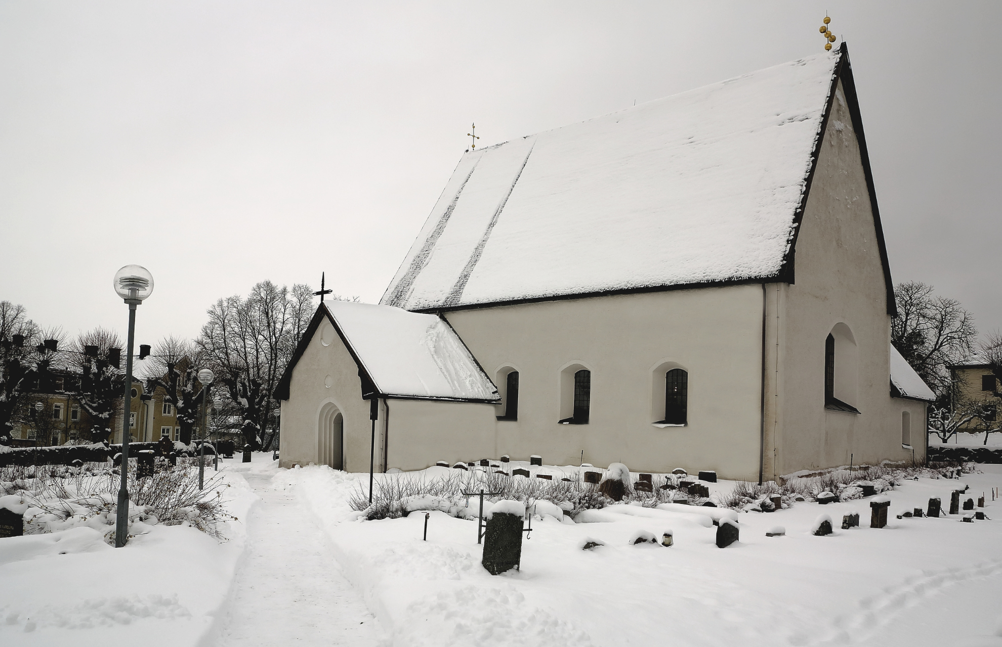 Hyra container i Täby - Bild på kyrka i Täby