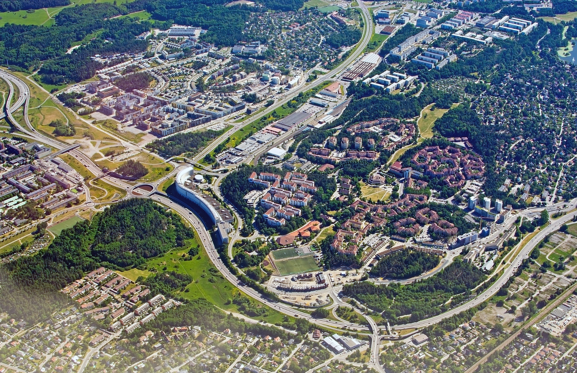 Hyra container i Sundbyberg - Bild på Mälarbanan i Sundbyberg