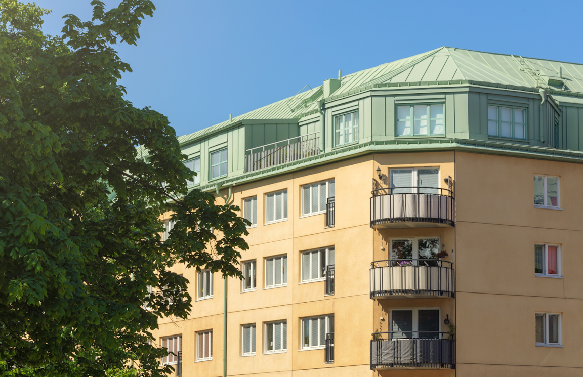 Hyra container i Solna | Bild på ett lägenhets hus i Solna 