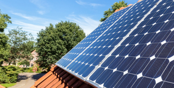 Dach mit Solarzellen